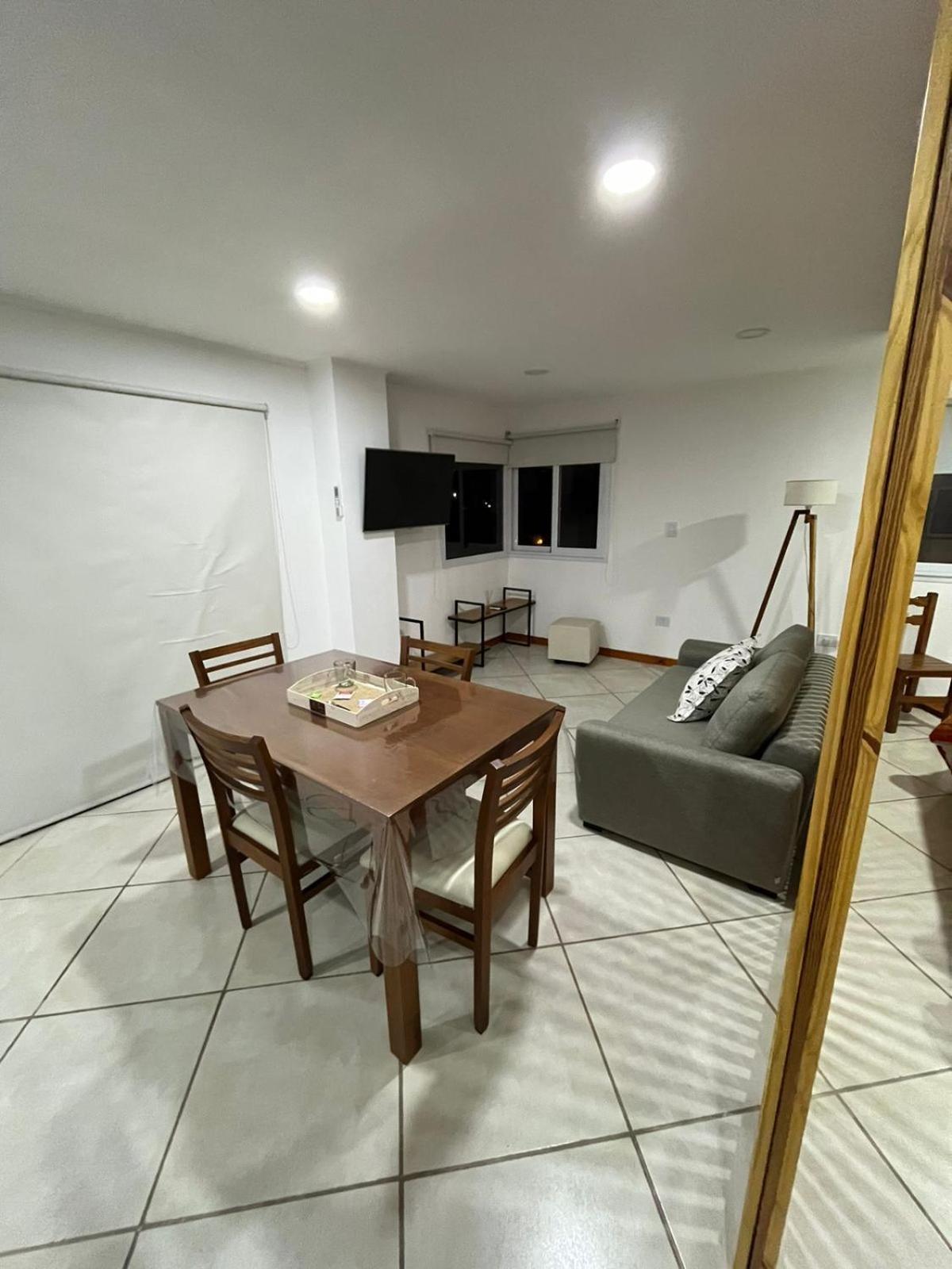 Departamento Centrico 2A - Valor en Dolares!!!