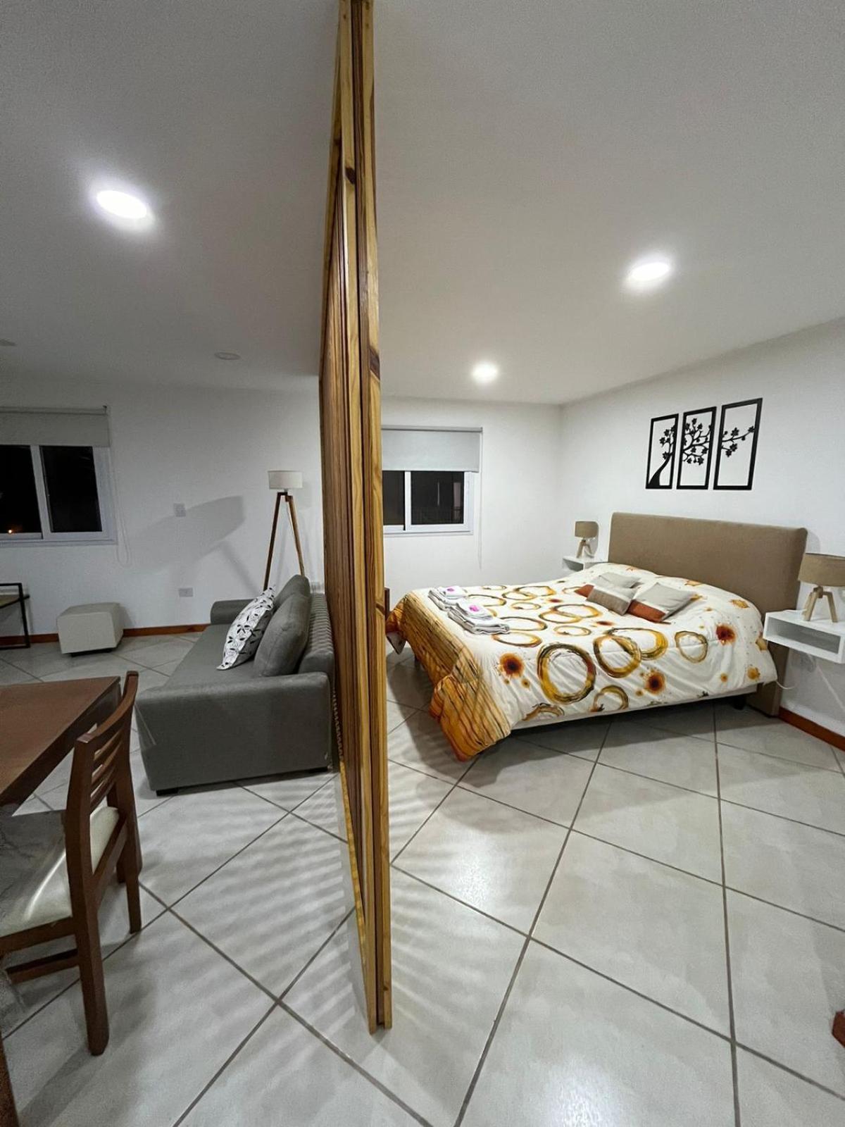 Departamento Centrico 2A - Valor en Dolares!!!