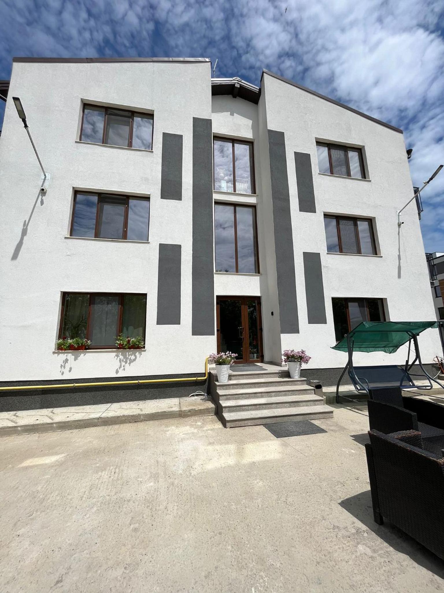 Hotel Sauna & Private Parking 2rooms apartment - Image 1