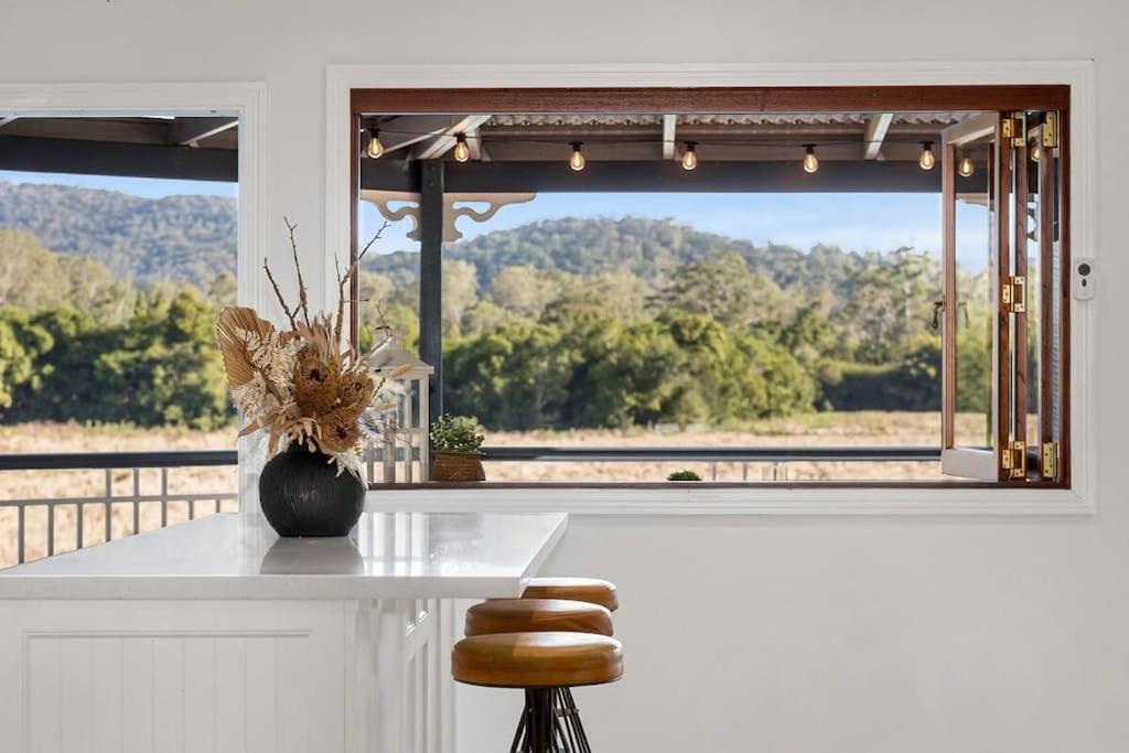 Belli Park Manor - A Luxe Farmhouse Escape for Ten