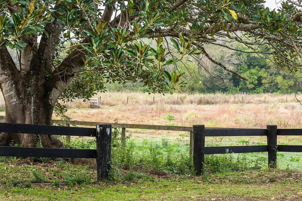 Belli Park Manor - A Luxe Farmhouse Escape for Ten