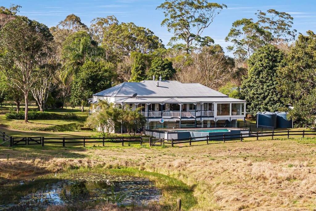 Belli Park Manor - A Luxe Farmhouse Escape for Ten