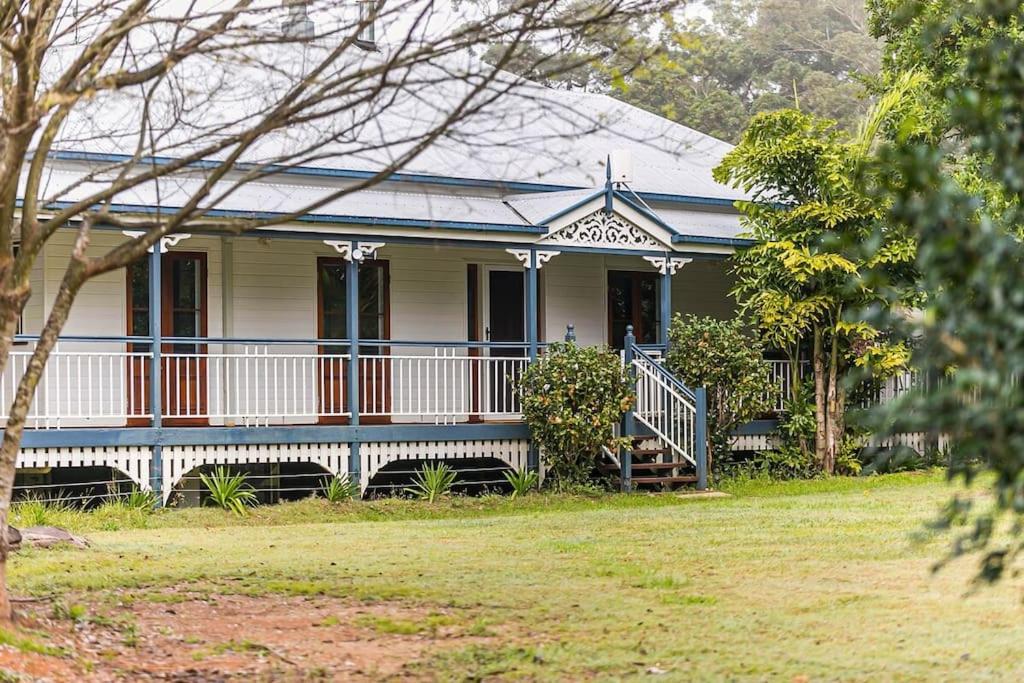 Belli Park Manor - A Luxe Farmhouse Escape for Ten