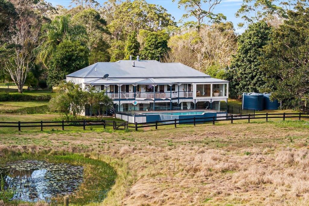 Belli Park Manor - A Luxe Farmhouse Escape for Ten