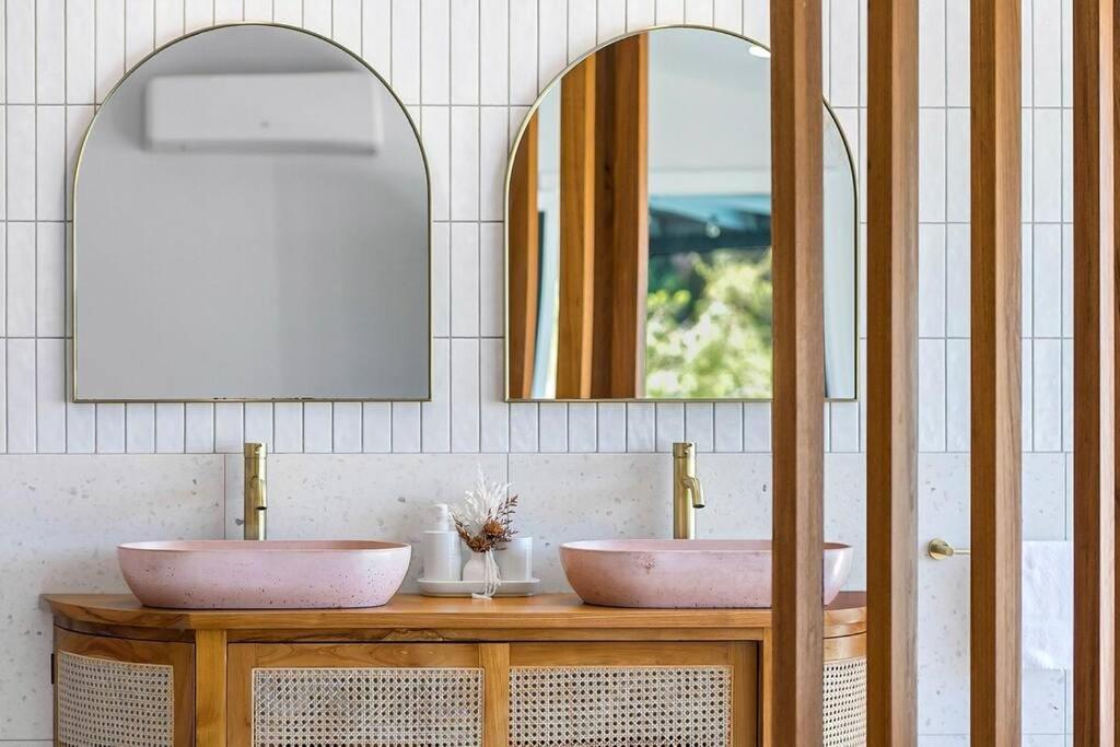 Belli Park Manor - A Luxe Farmhouse Escape for Ten