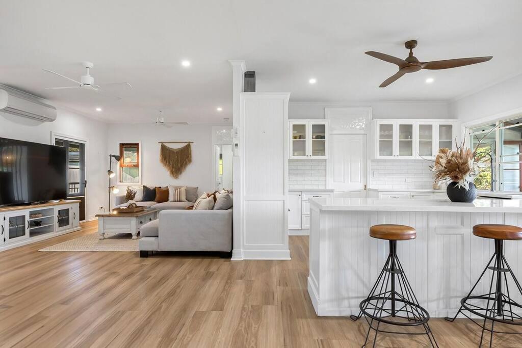 Belli Park Manor - A Luxe Farmhouse Escape for Ten
