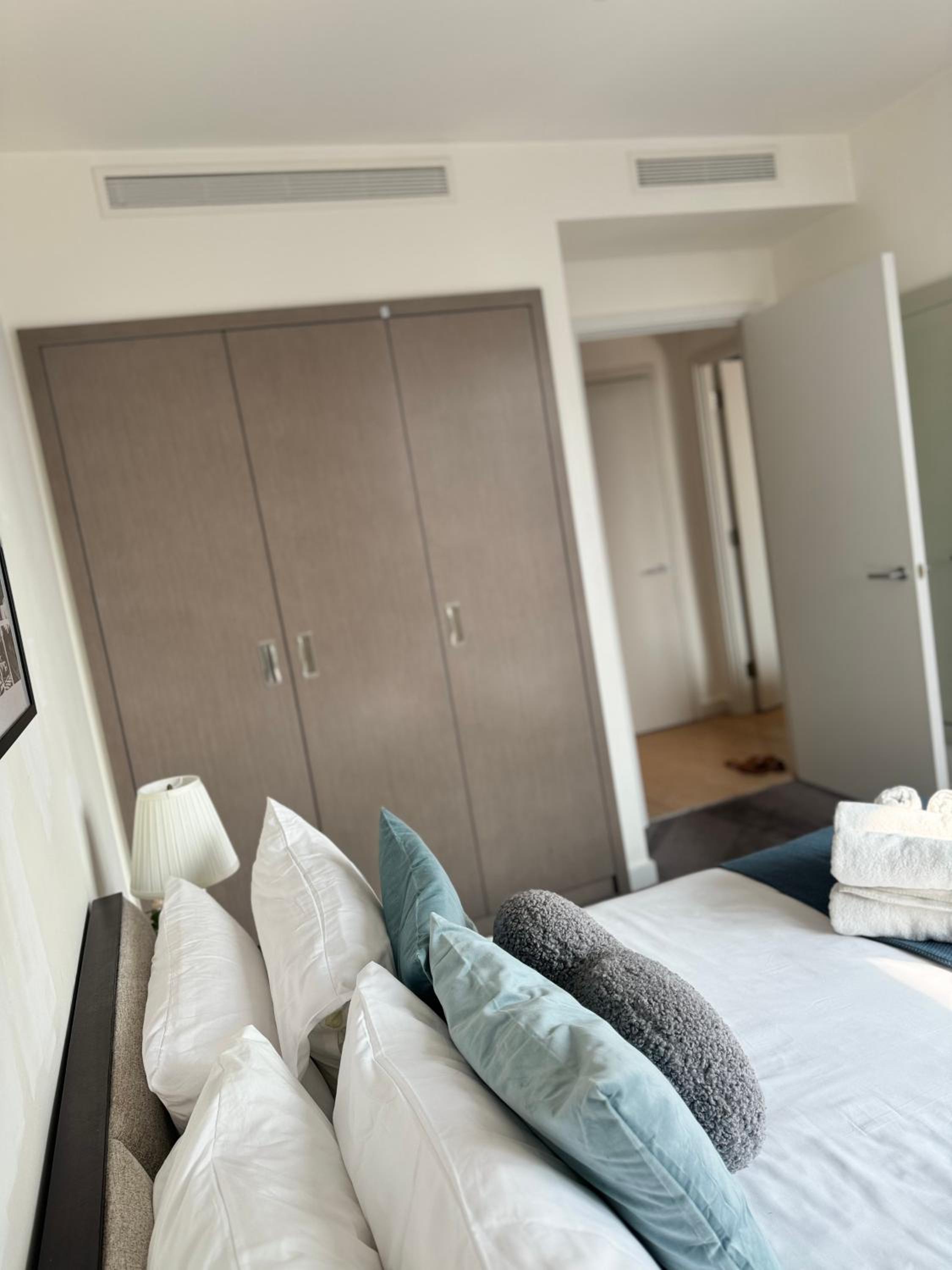 Luxury 1Bed flat with river view in Canary Wharf