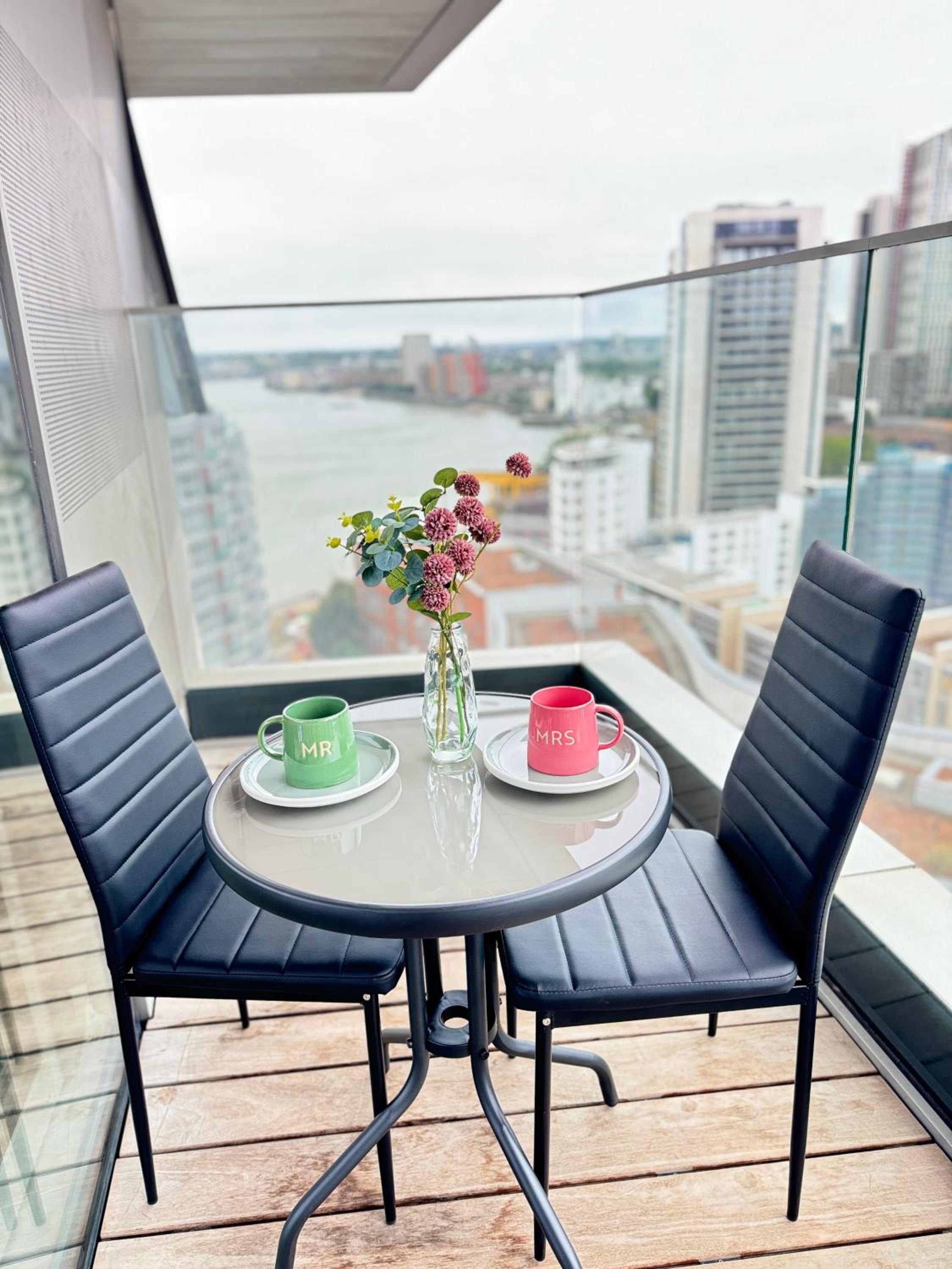 Luxury 1Bed flat with river view in Canary Wharf