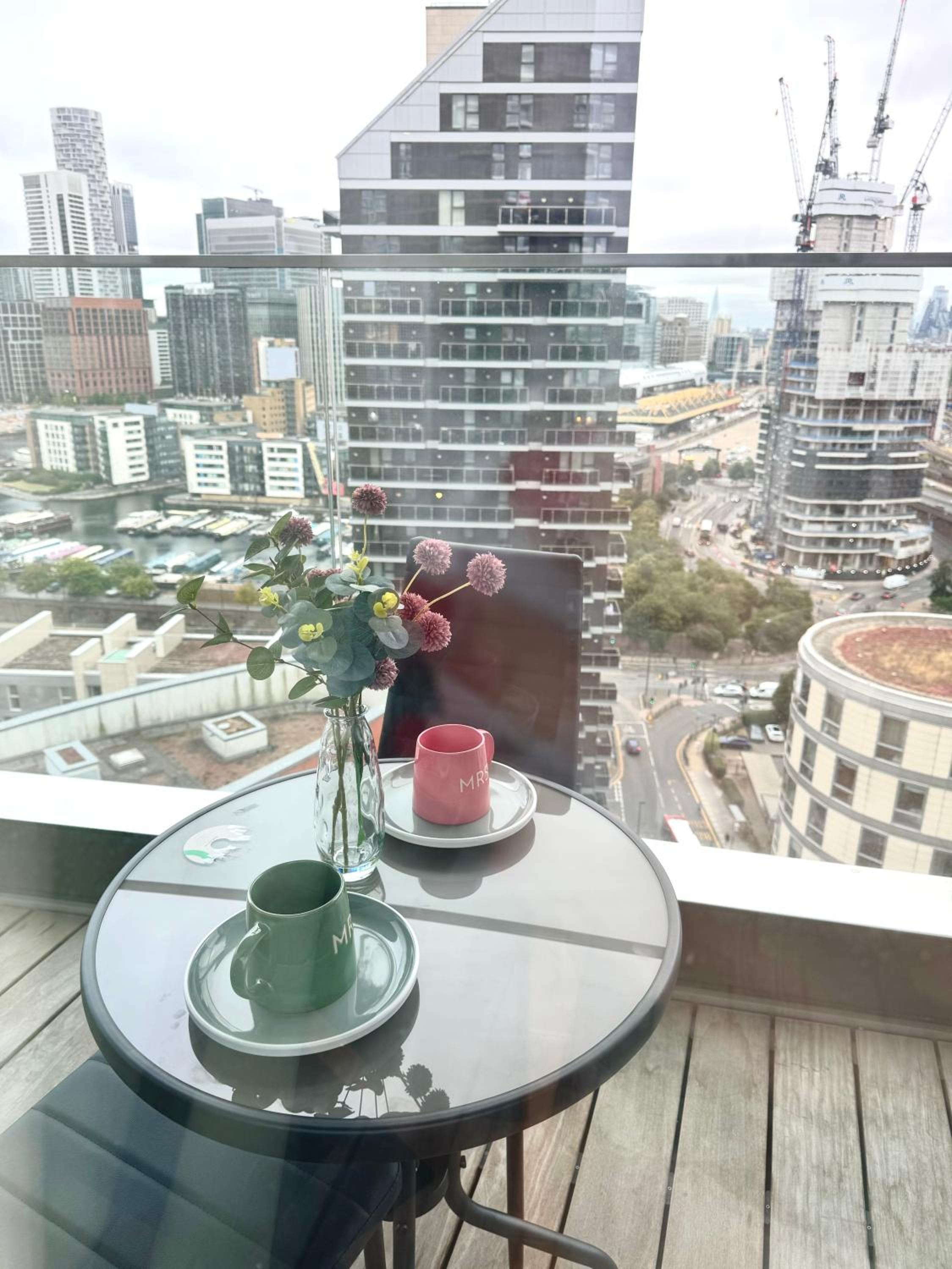 Luxury 1Bed flat with river view in Canary Wharf