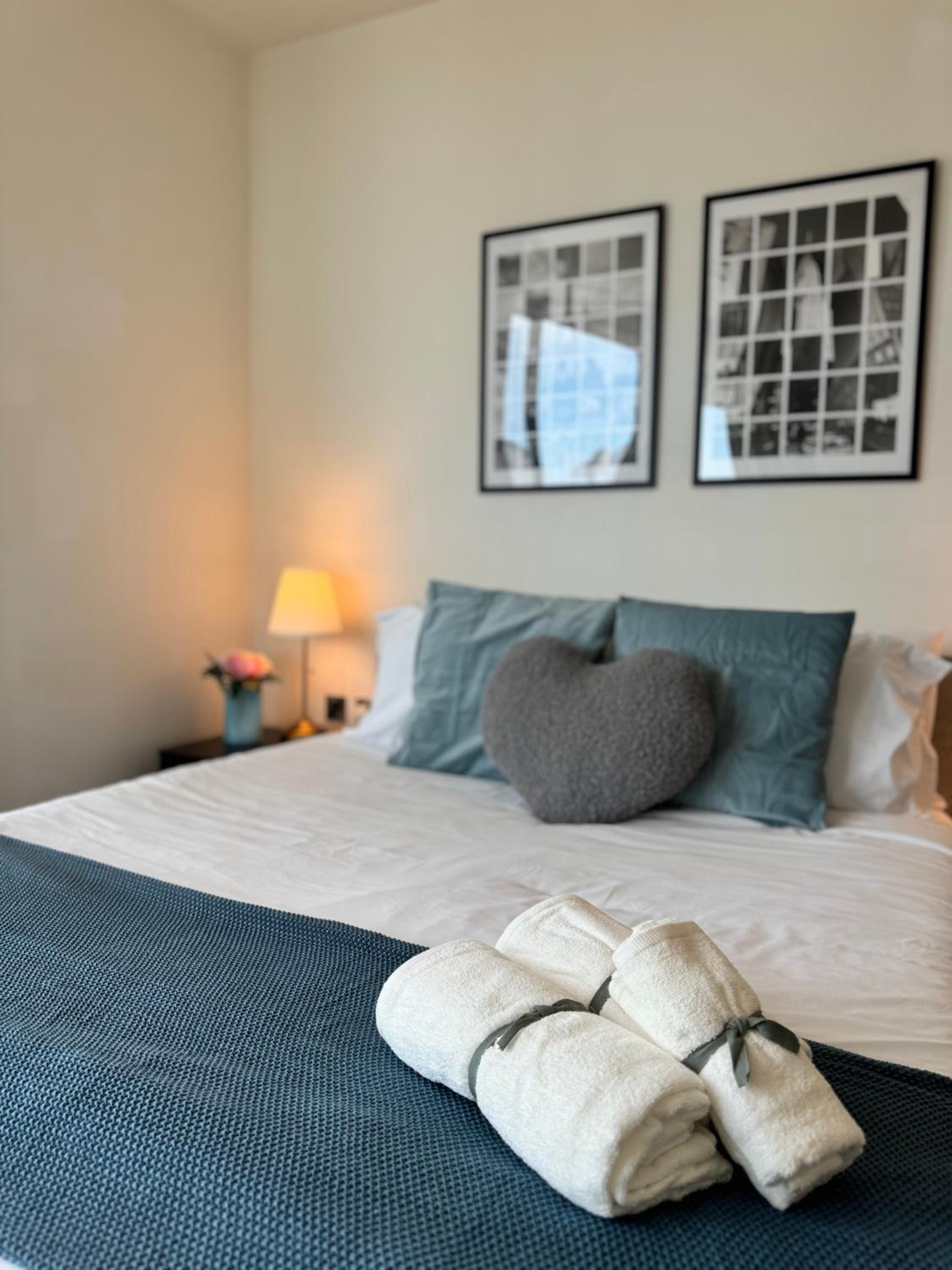 Luxury 1Bed flat with river view in Canary Wharf