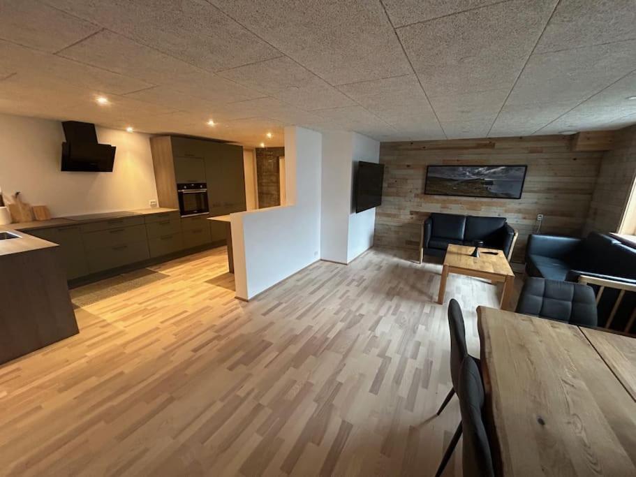 Brand new modern flat near city centre