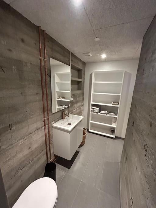 Brand new modern flat near city centre
