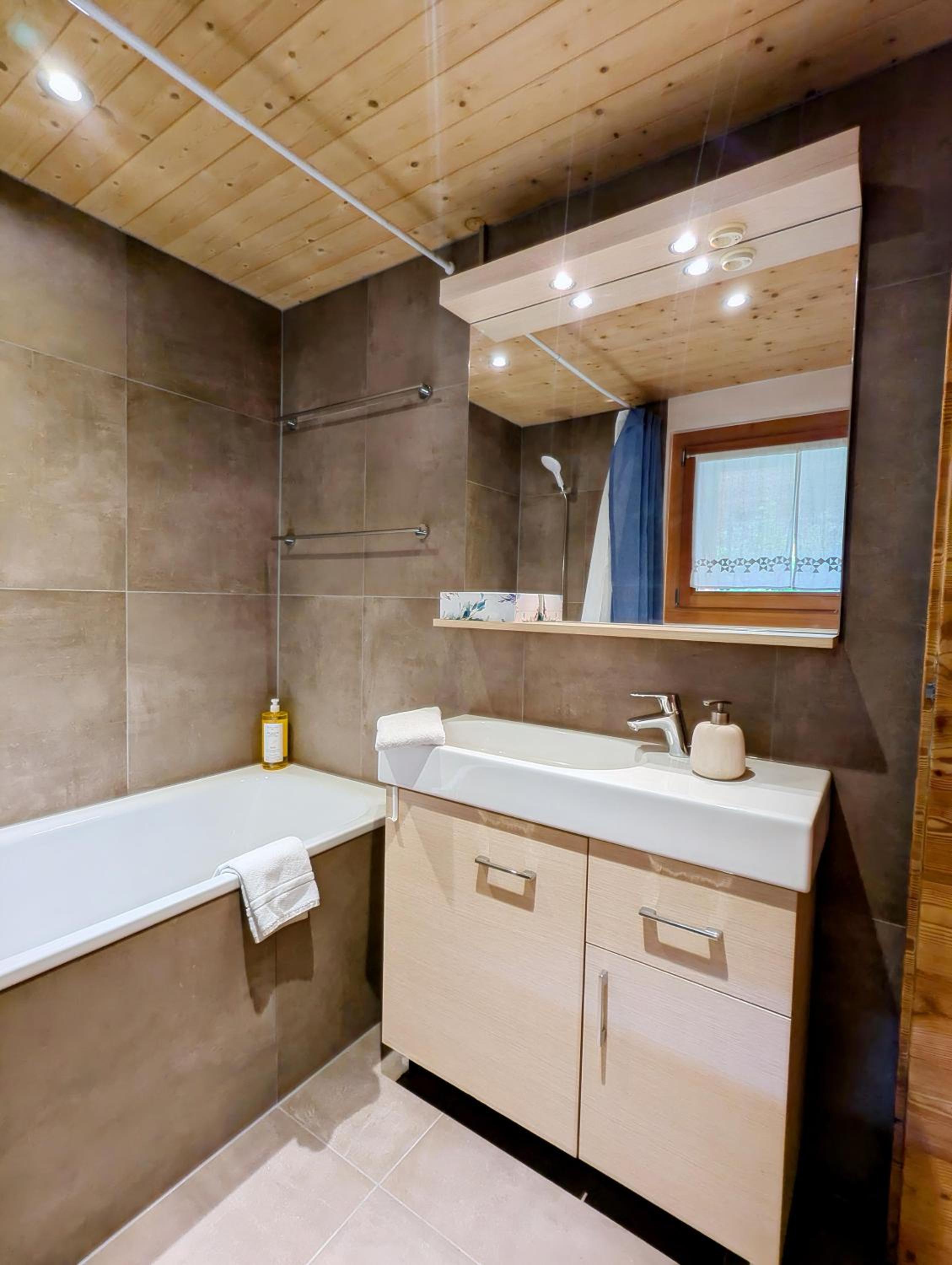 Magnifique chalet avec vue Centre Champéry