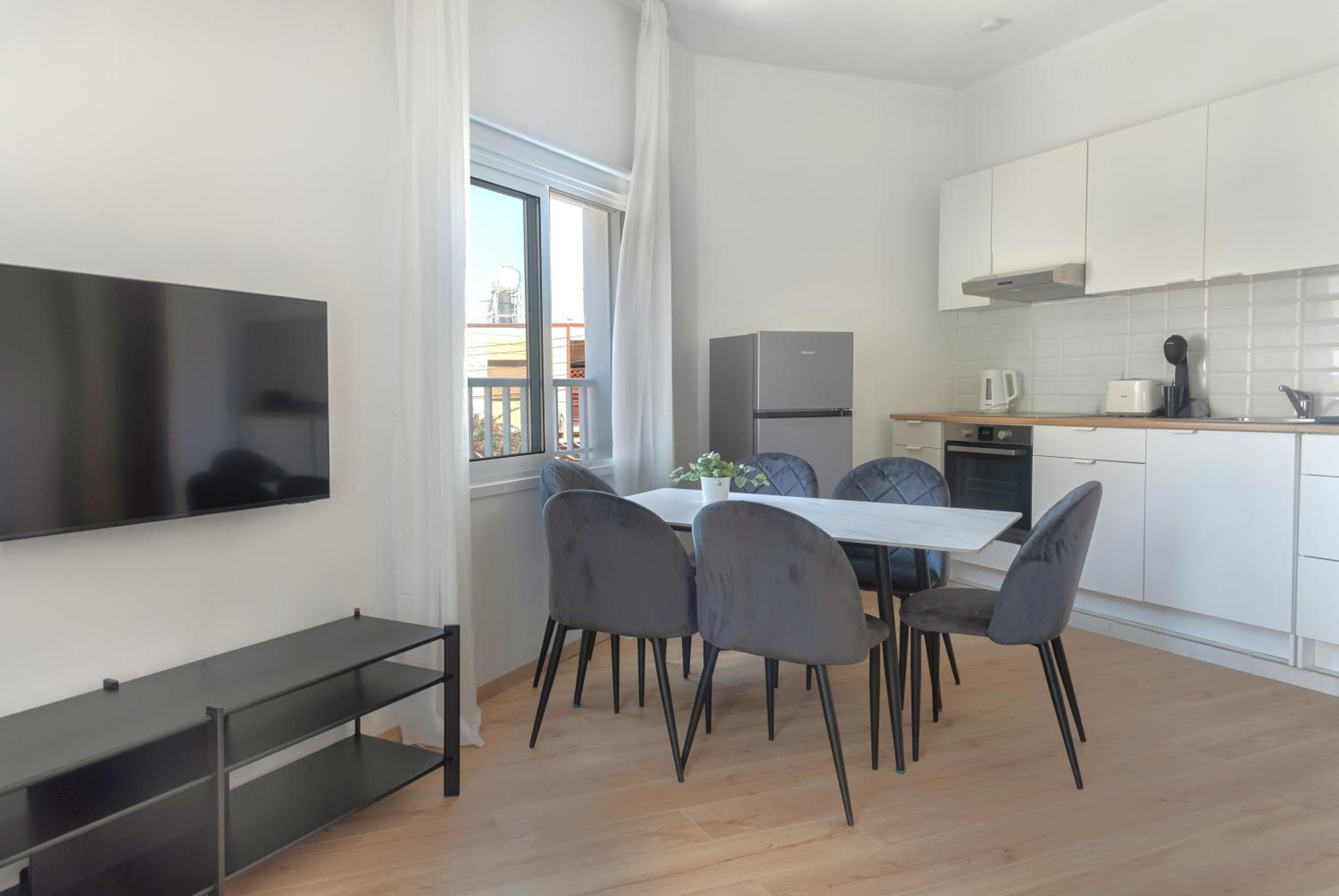 Phaedrus Living City Breeze Residences Urbanity