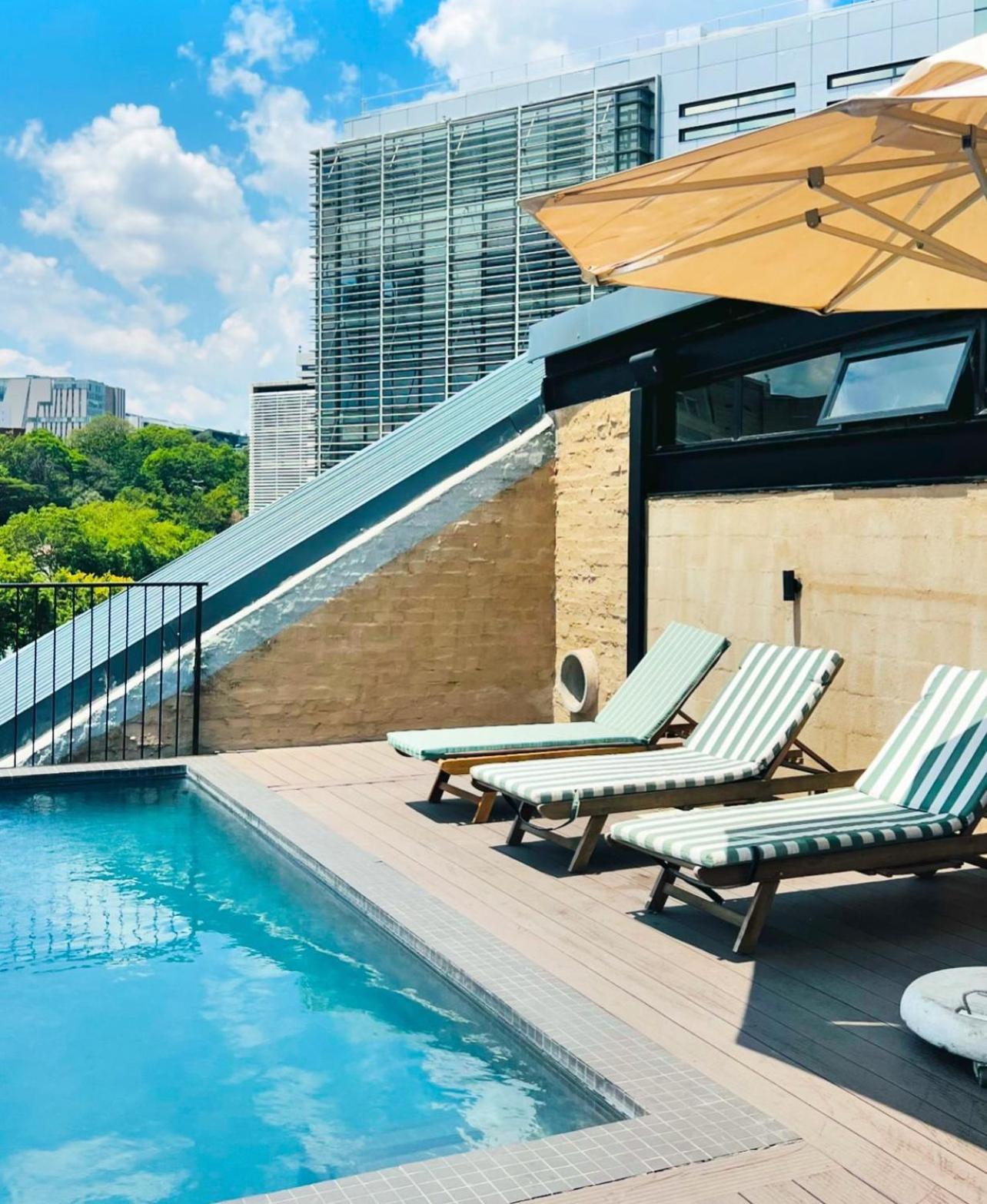 Spacious One-Bedroom Apartment in Sandton