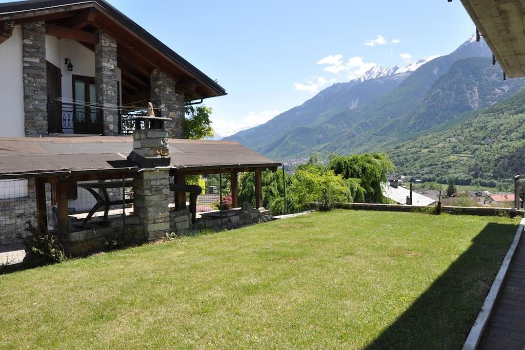 Villa La Tour Nus view 3