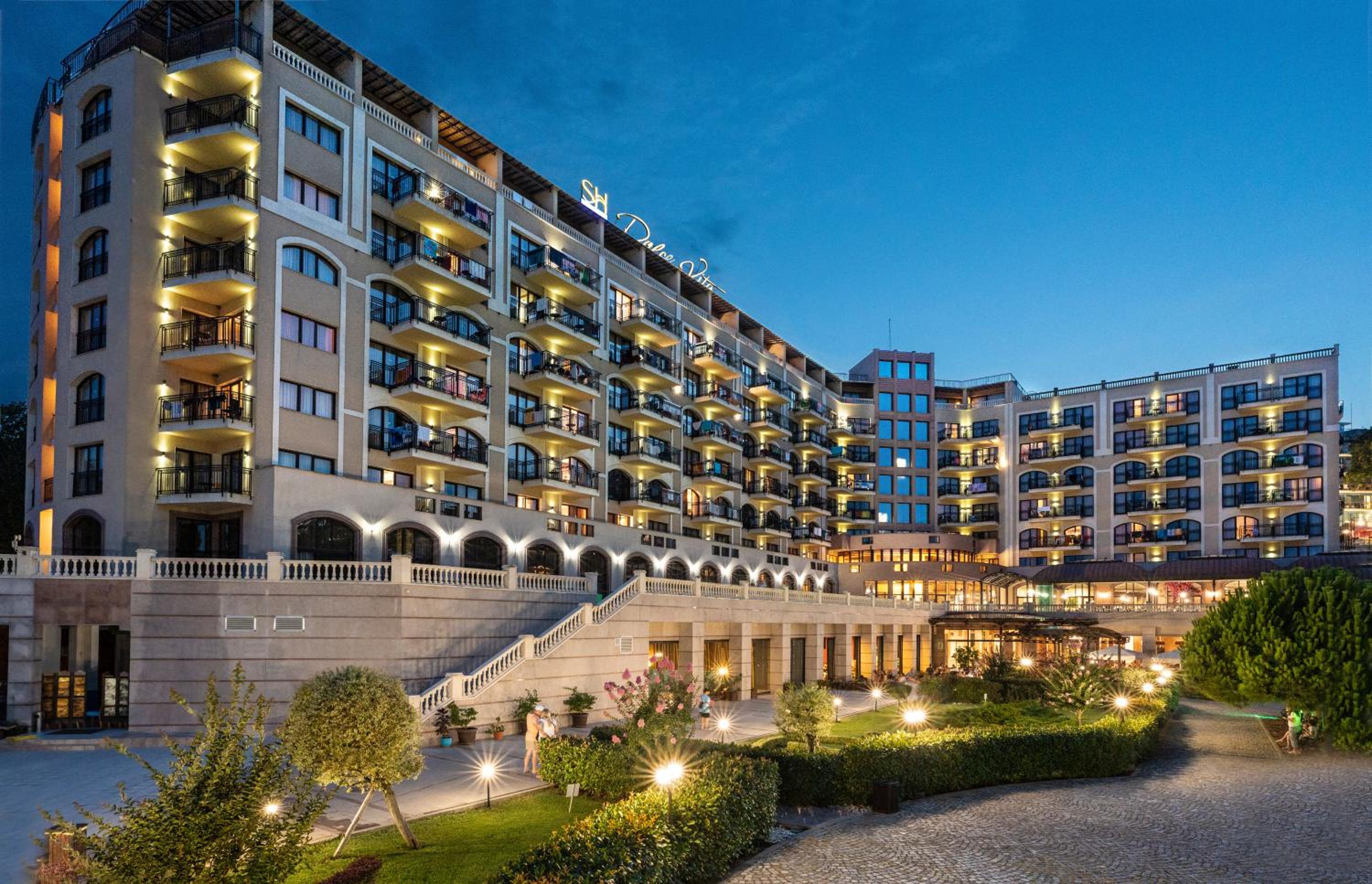 Hotel SH Dolce Vita- All Inclusive - Free Aquapark & Beach & Beach bar - Image 1