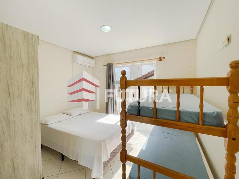 A poucos metros da praia, lindo apartamento 02 dormitórios LA017E