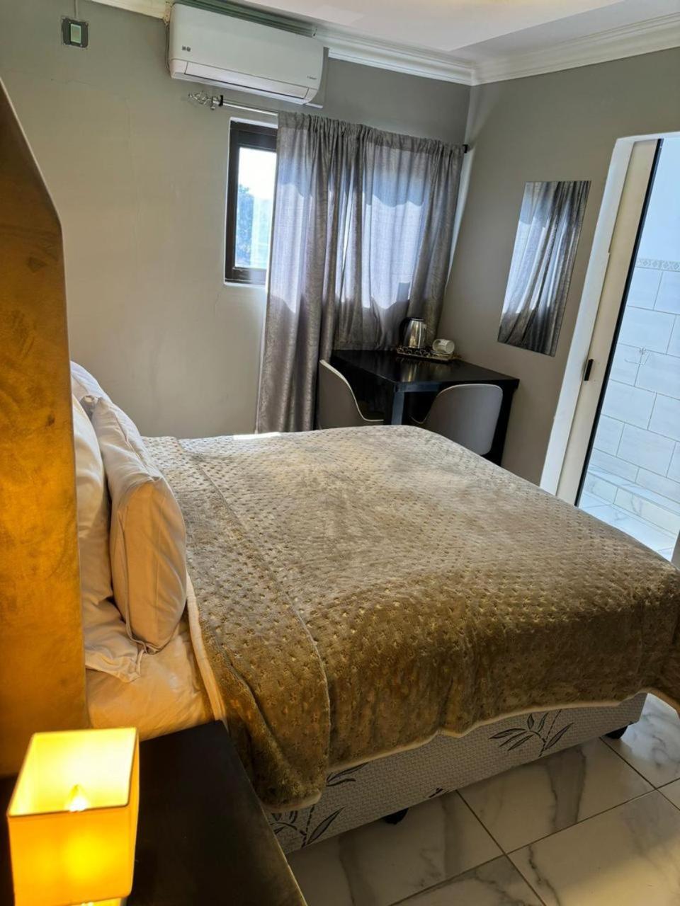 Ekuthuleni Guest House Benoni