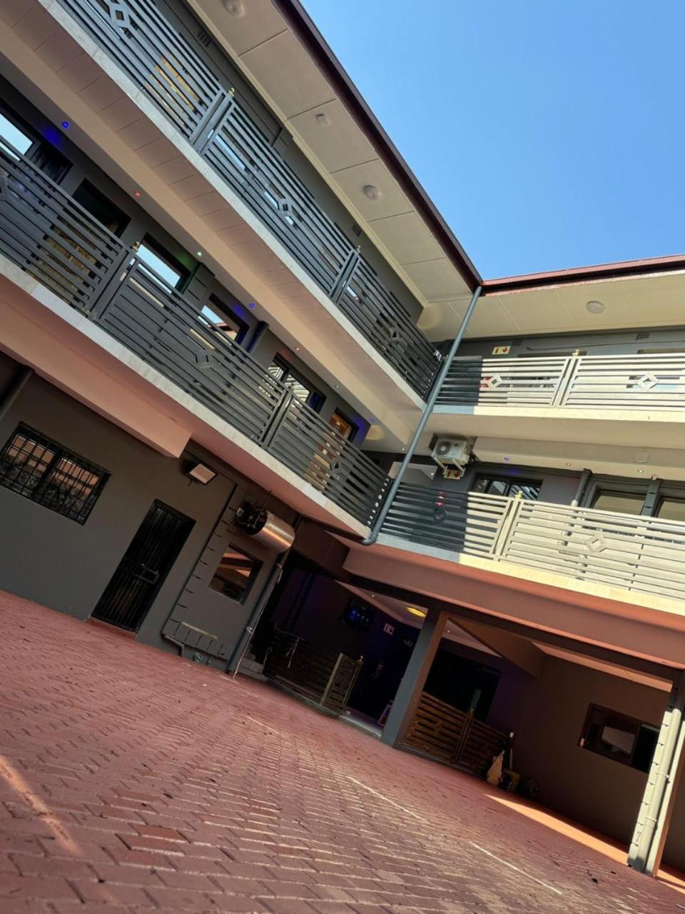 Ekuthuleni Guest House Benoni