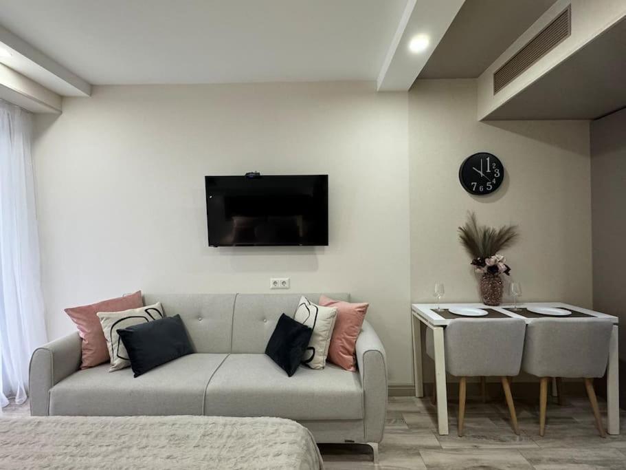 Elegant Seaview Alliance Palace Apartment