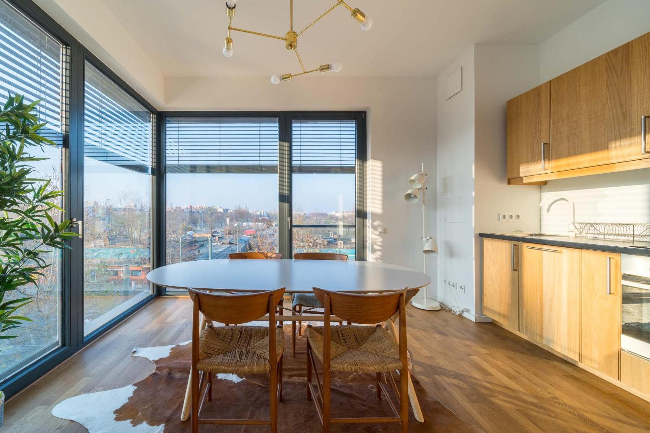 2 Bedroom Mauerpark-Apartment, Berlin Mitte View calendar
