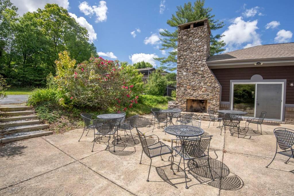Brook Haven Condo - Downtown Blowing Rock Ground Floor Fully Stocked with 2 King Beds view 3