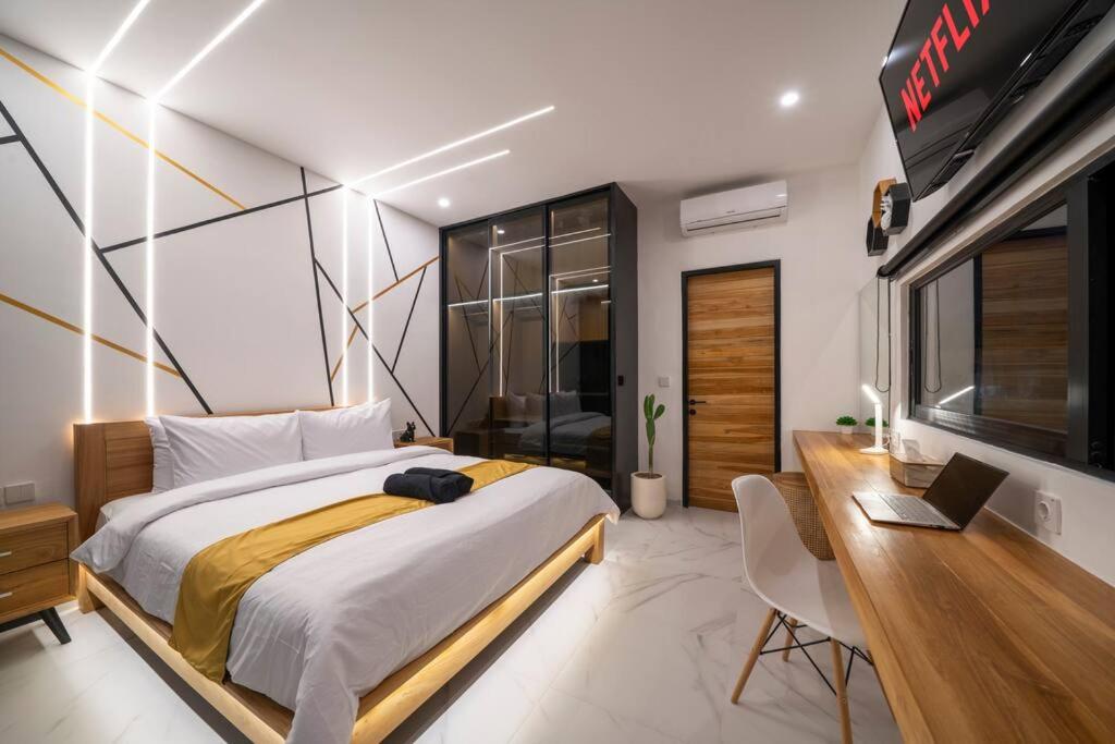 Luxury 5br villa Jacuzzi Canggu view 4