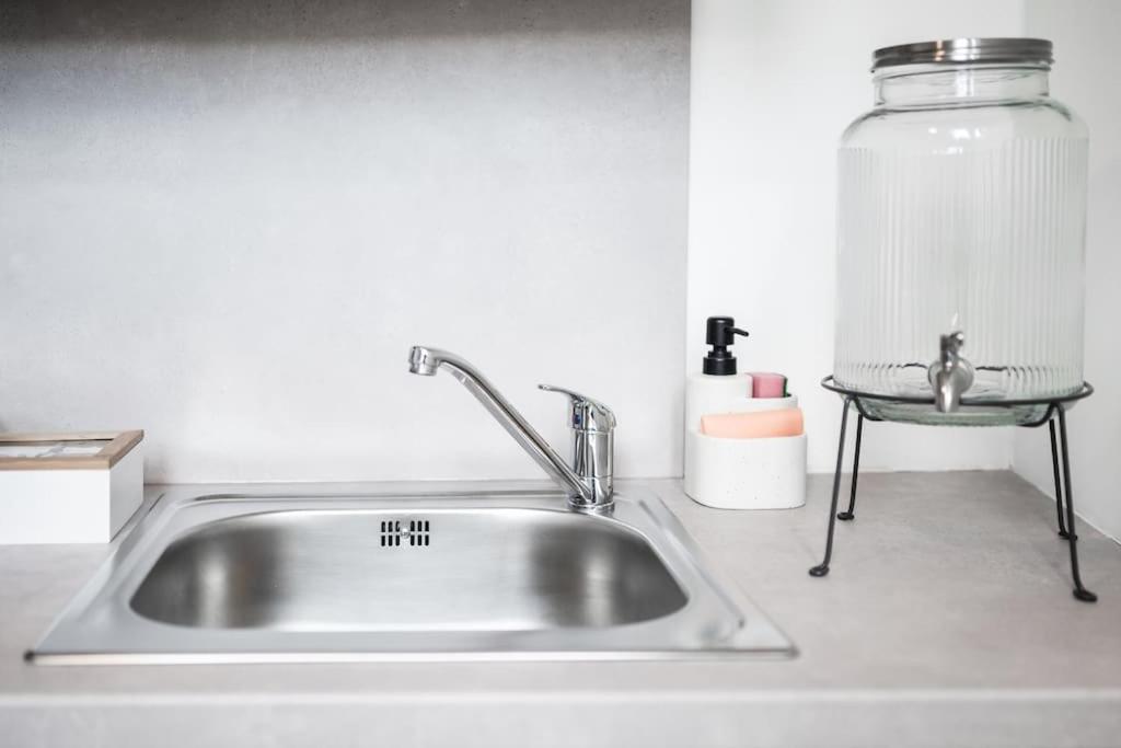 Family Flat with Foosball & Netflix in Old Town