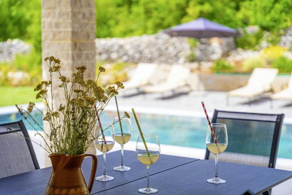 Villa Fortuna - Private Pool and Garden Retreat