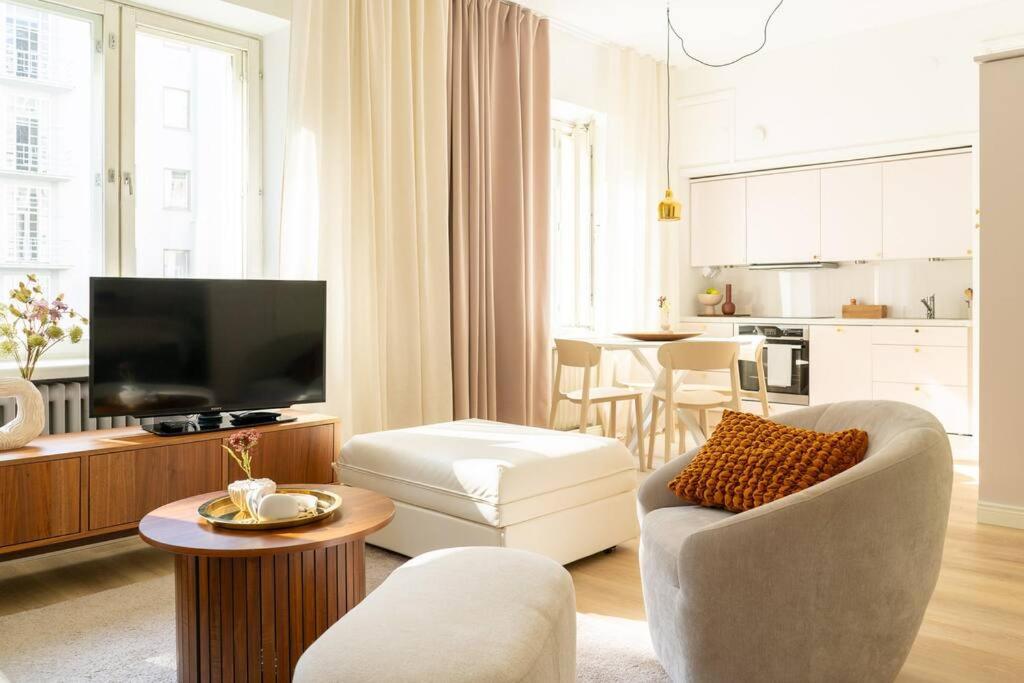 Serene Studio Retreat in Töölö