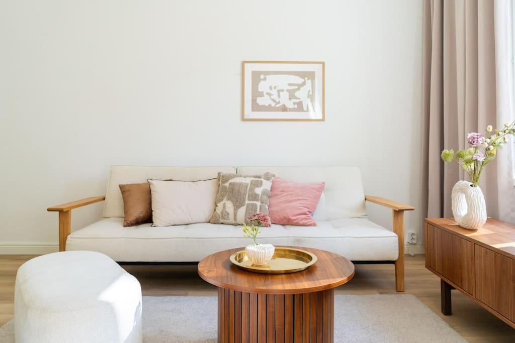 Serene Studio Retreat in Töölö