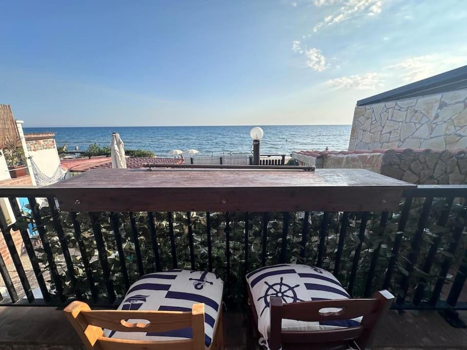Beach House Sperlonga with Free Parking