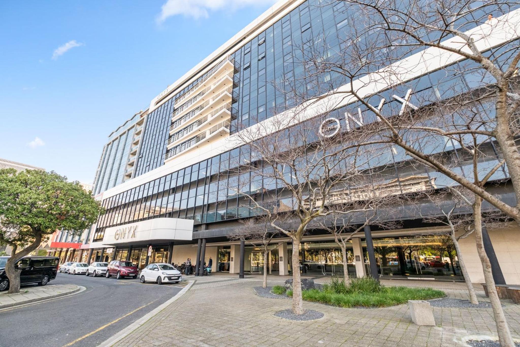 The Onyx 719 view 2