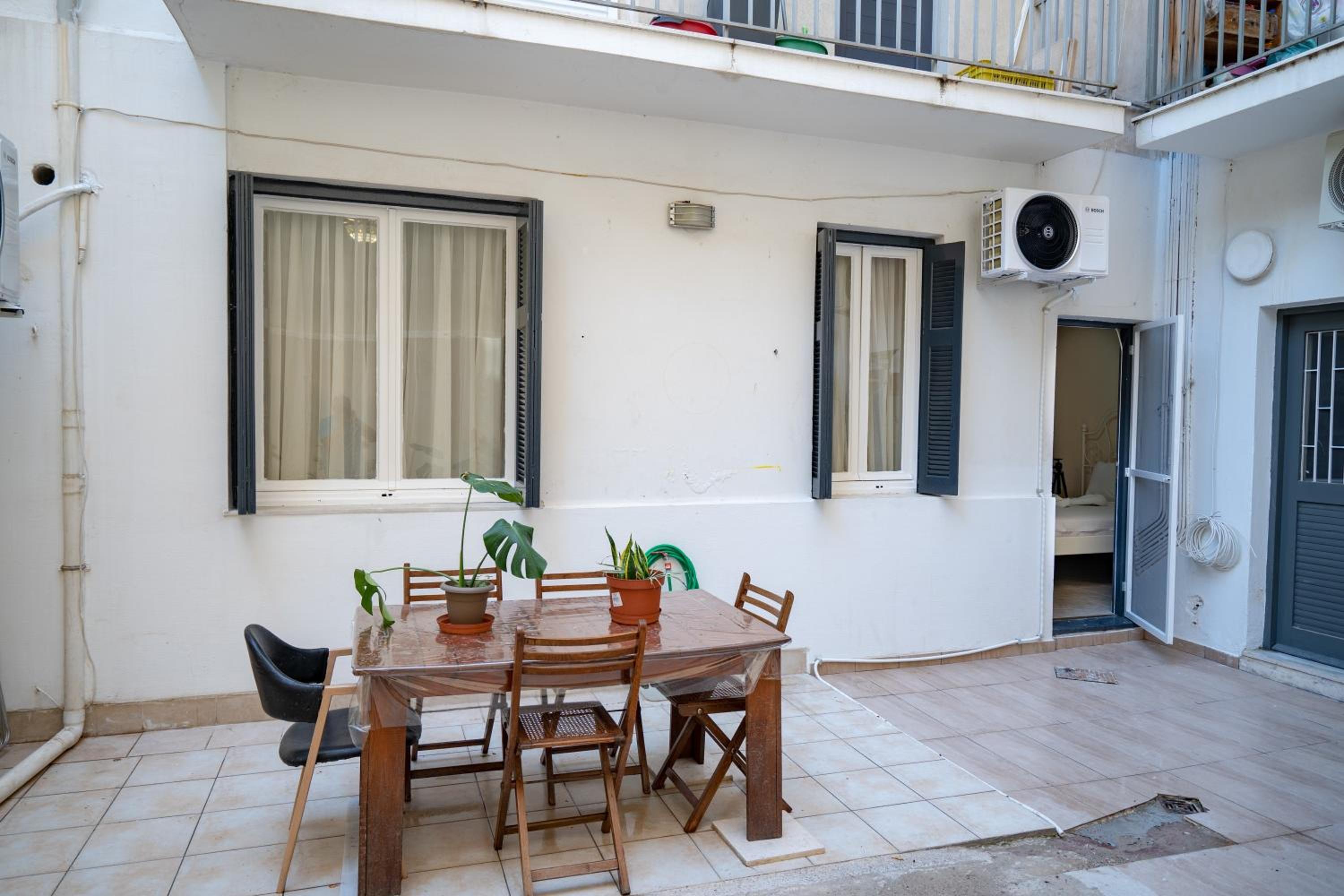 Cozy Ilisia 1 bedroom apartment