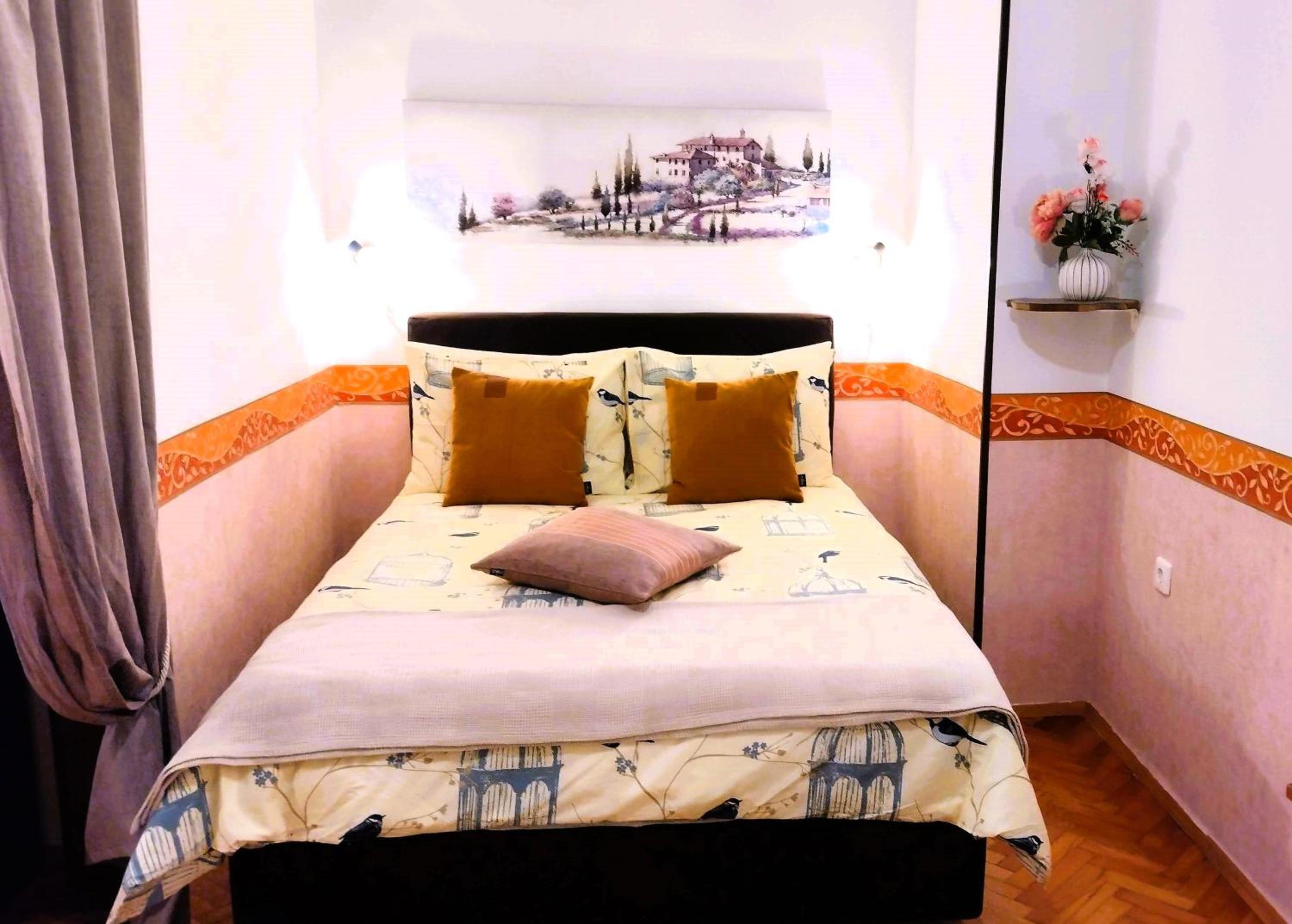 Sofia Center Chic Suite - Separate Kitchen and Balcony