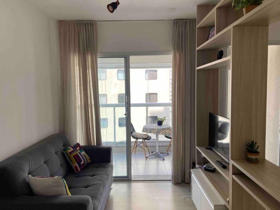 AU75 Silencioso e Vista Urbana Bonita das Altura