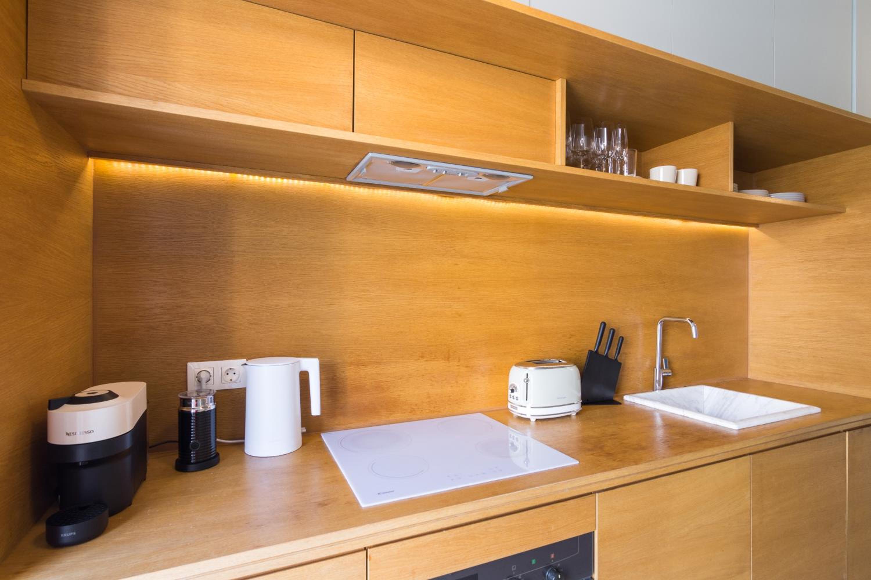 Large Apartment ideal for 5