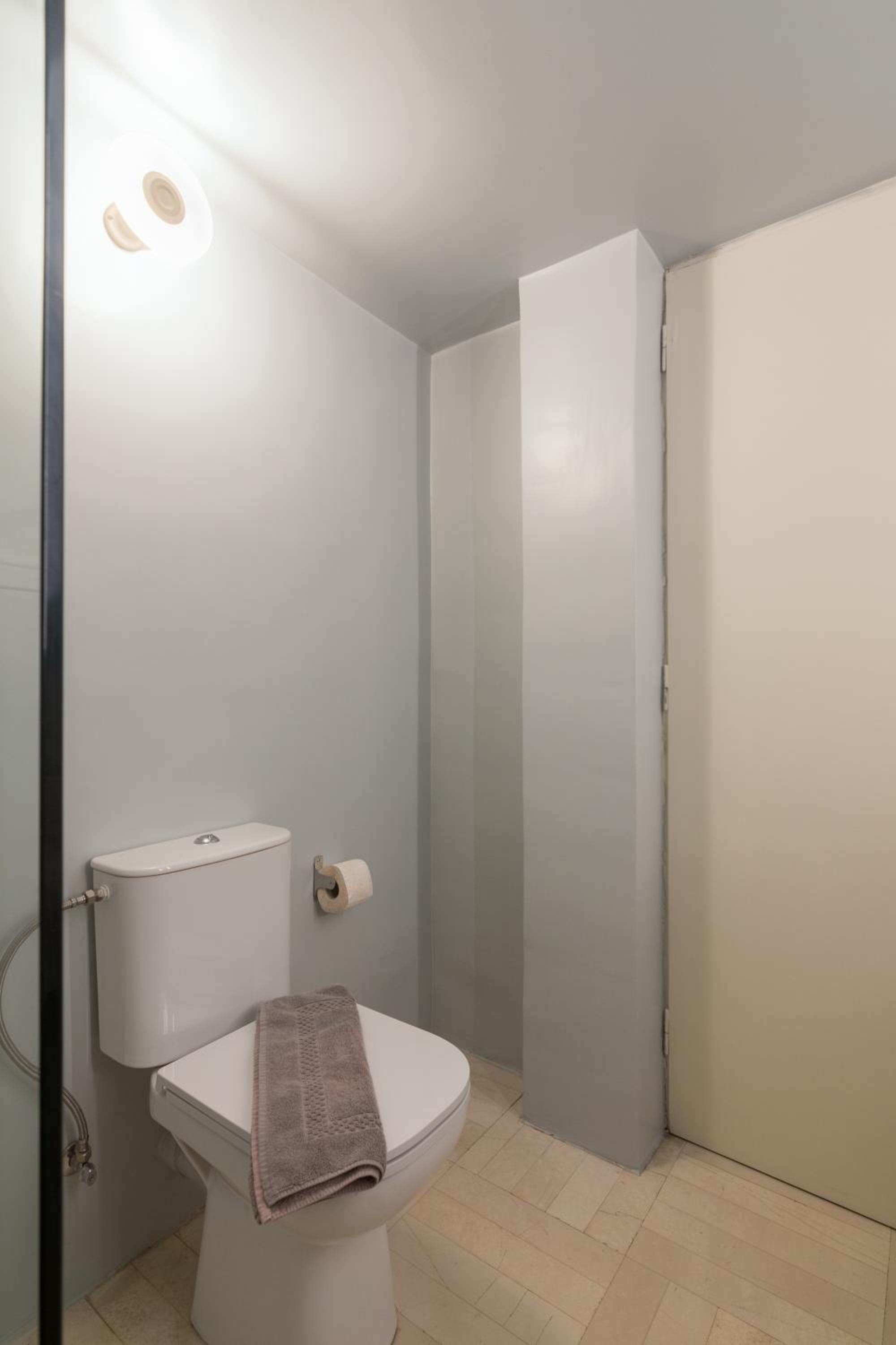 Large Apartment ideal for 5