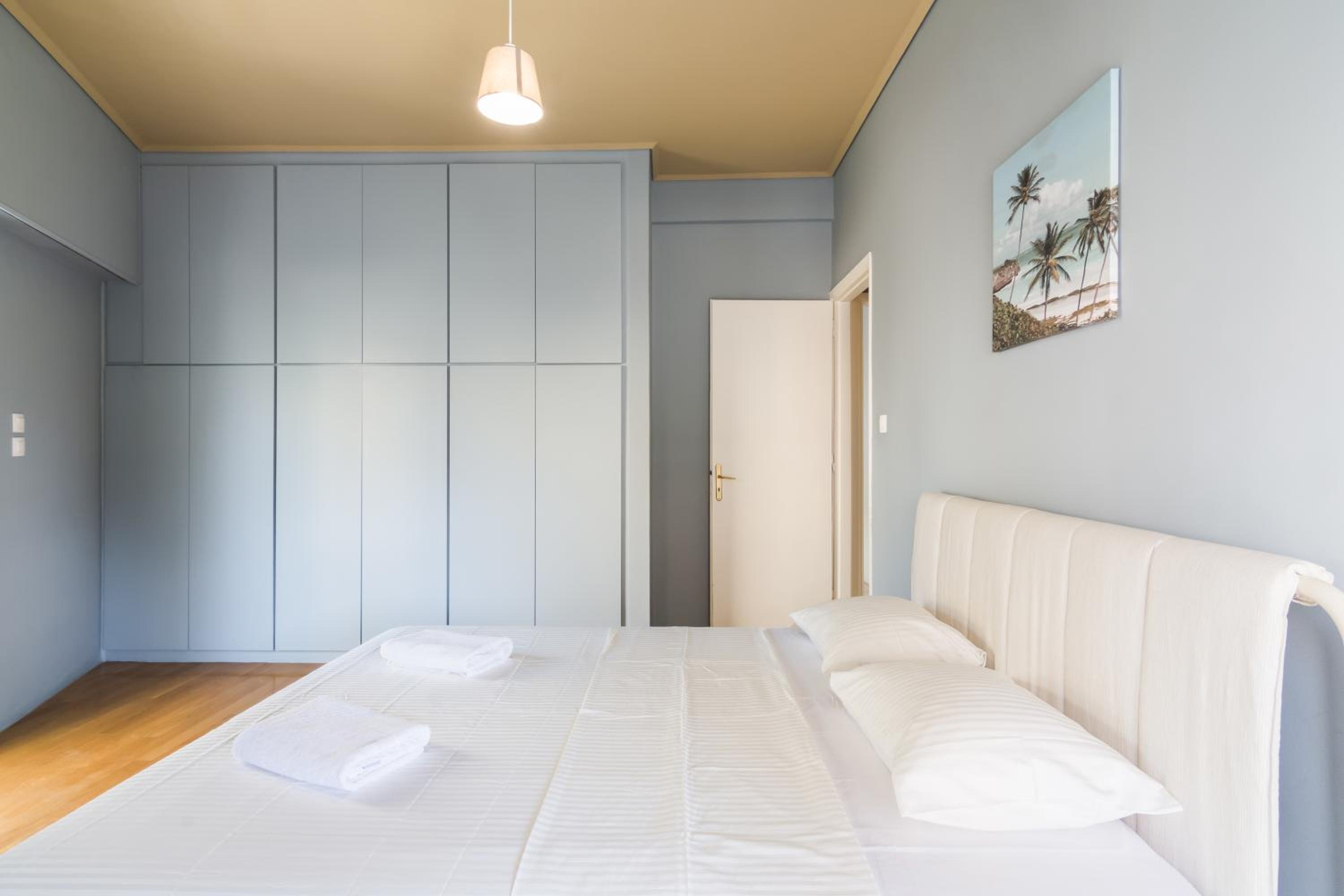 Large Apartment ideal for 5
