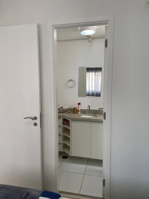AU75 Silencioso e Vista Urbana Bonita das Altura