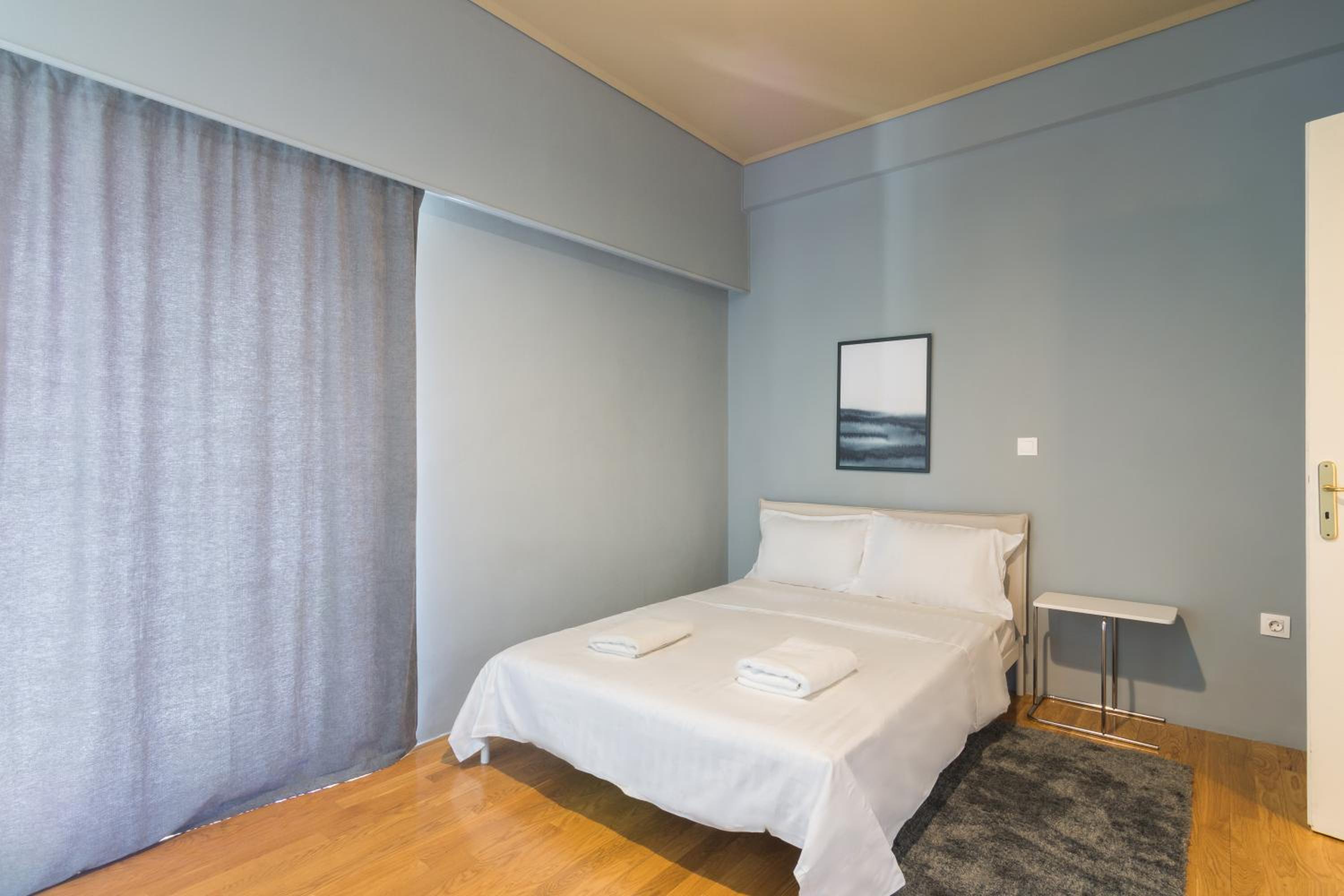 Large Apartment ideal for 5