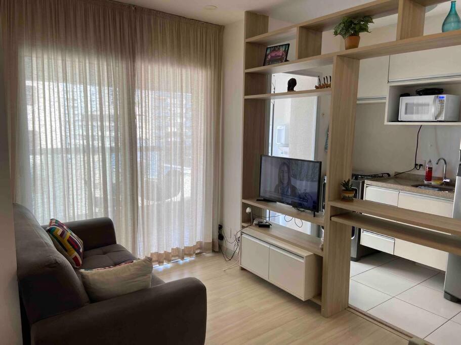 AU75 Silencioso e Vista Urbana Bonita das Altura