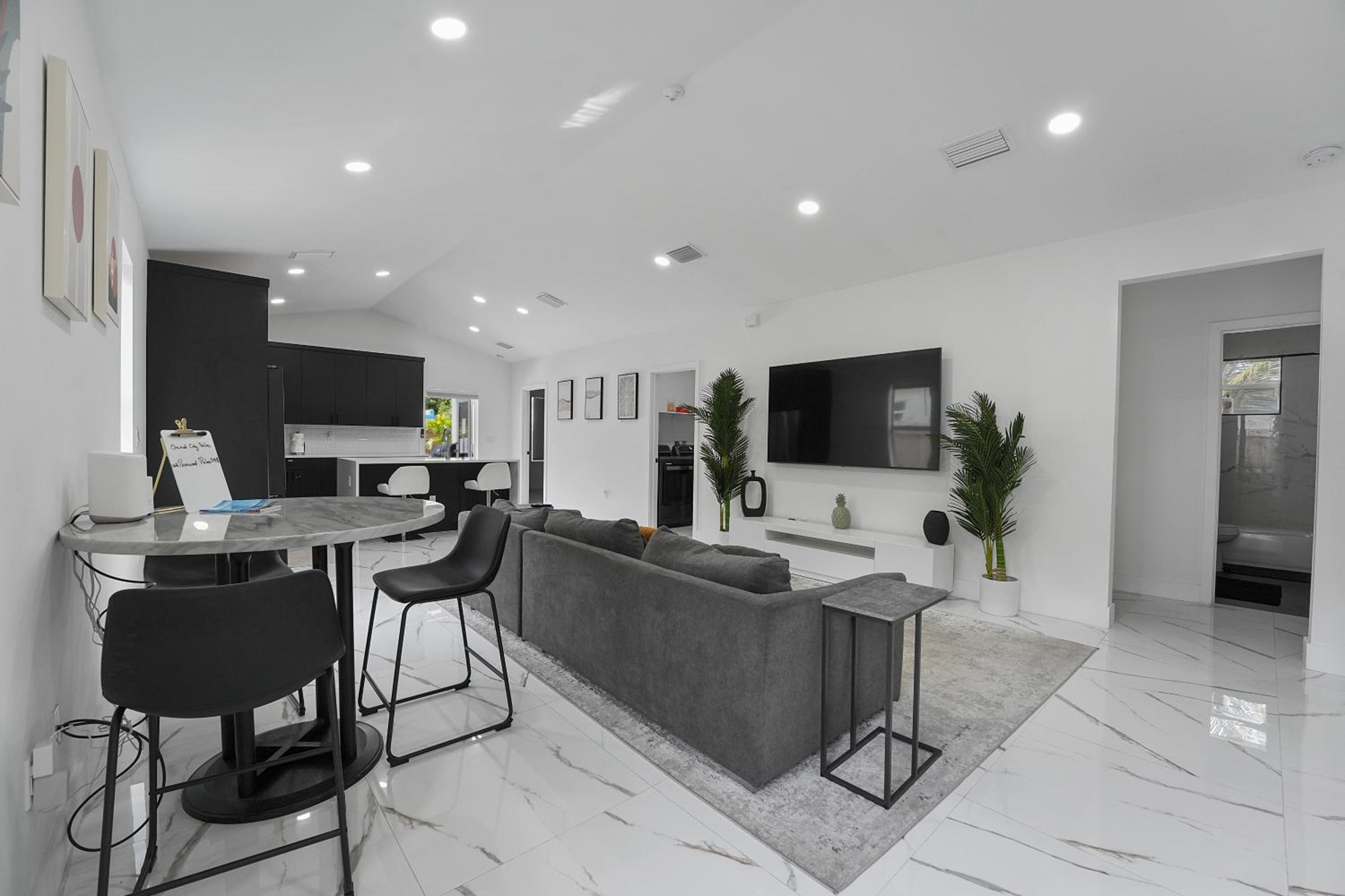 Palm Luxe Residence view 5