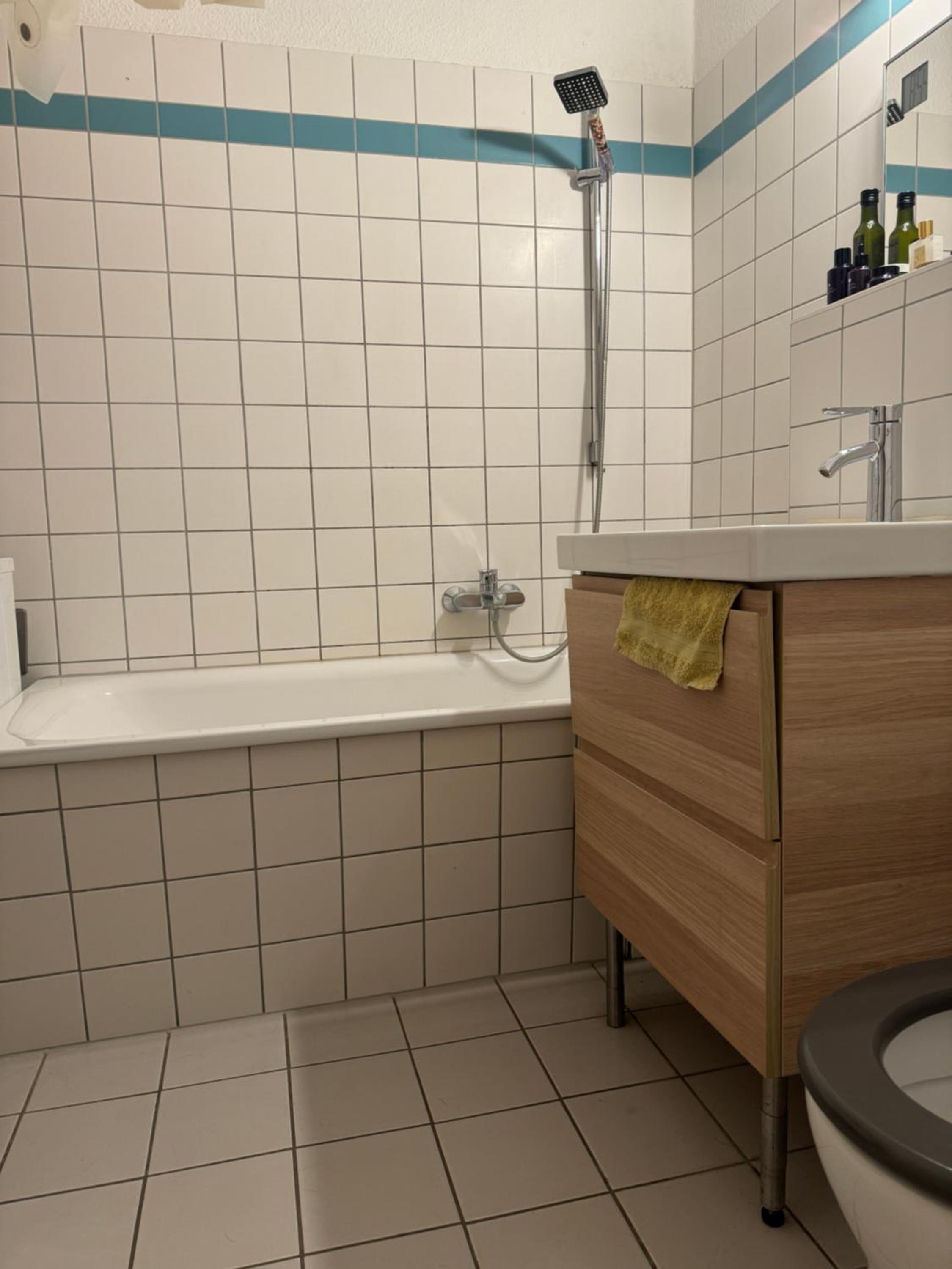Simple Room Berlin Mitte Artist and LGBTQ friendly