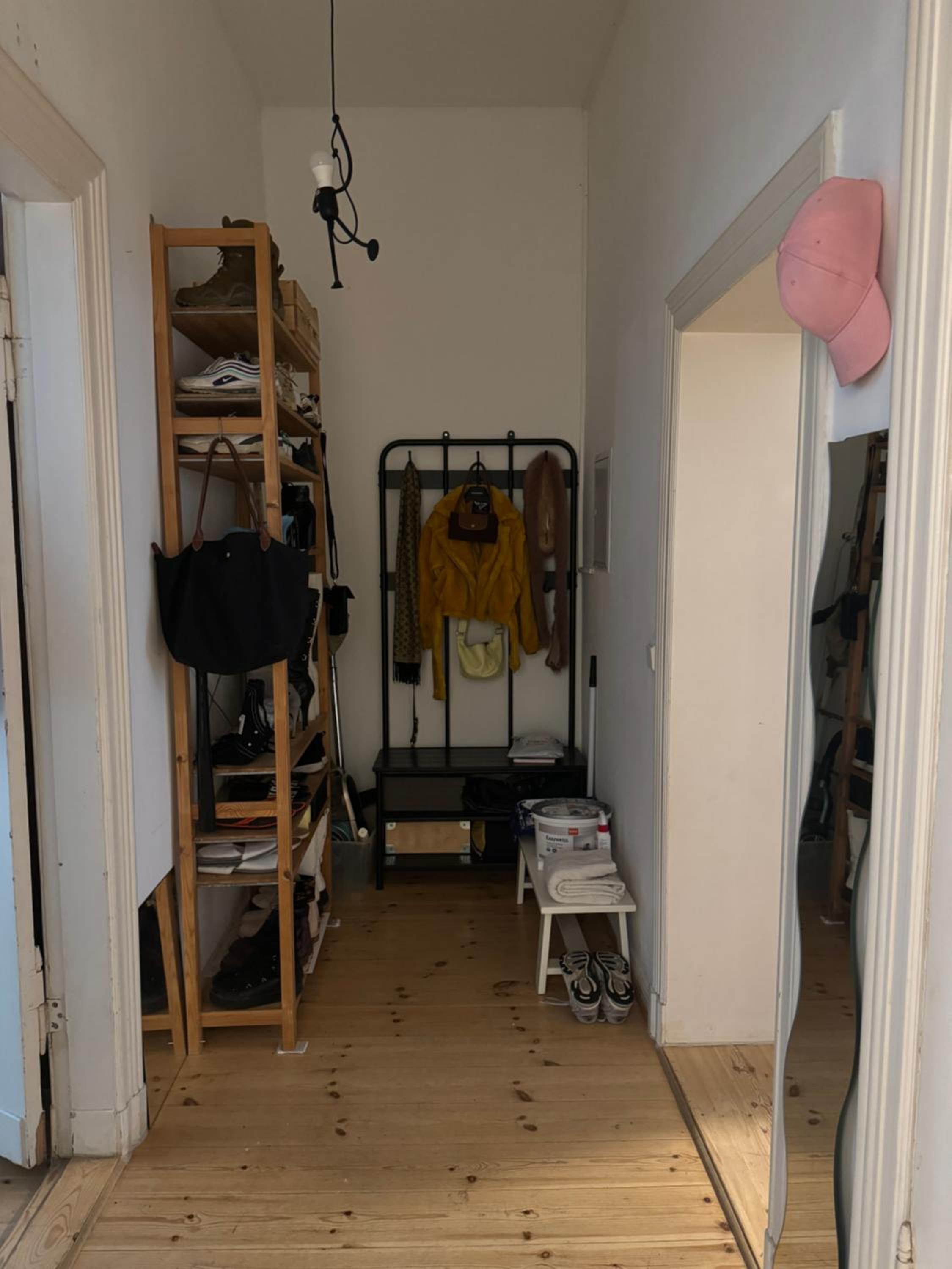 Simple Room Berlin Mitte Artist and LGBTQ friendly
