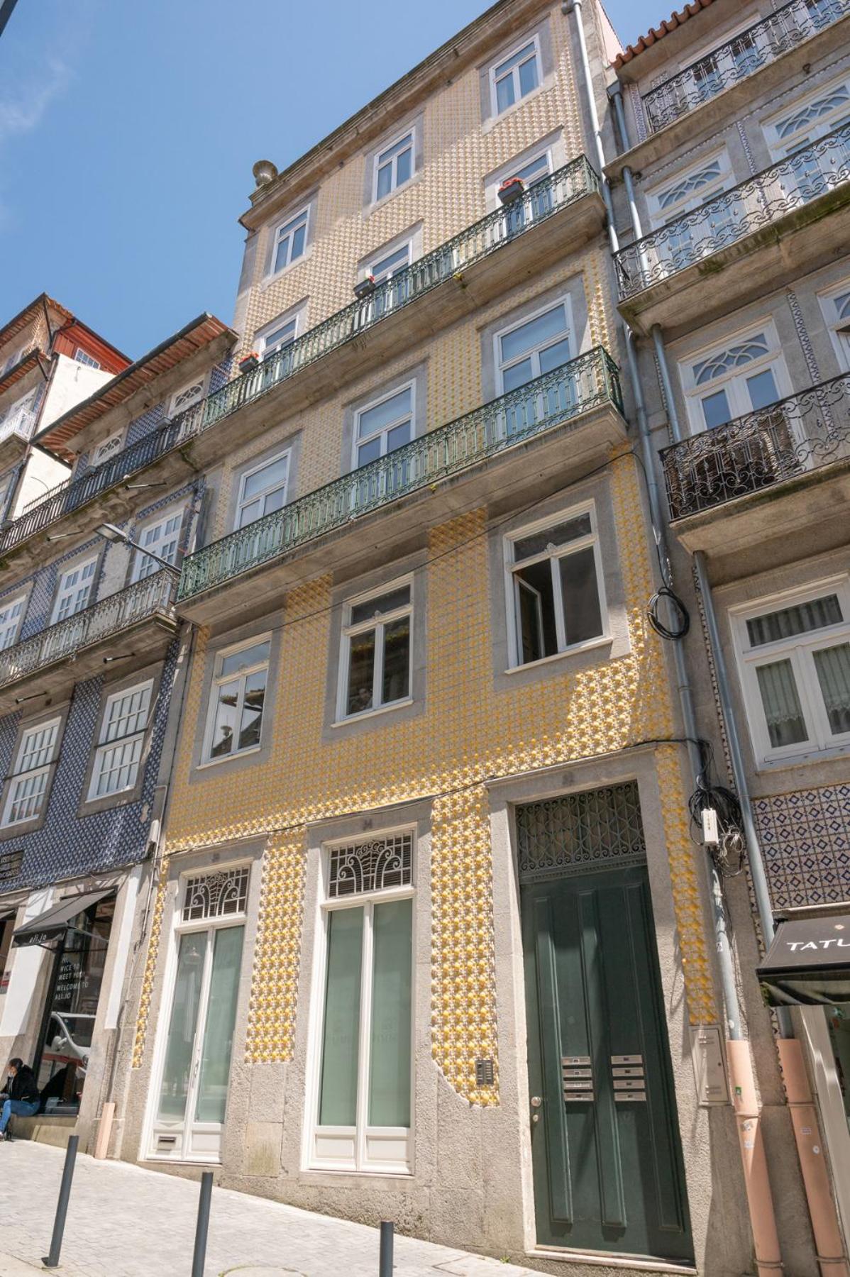 Cardosas Block Luxury Apartment