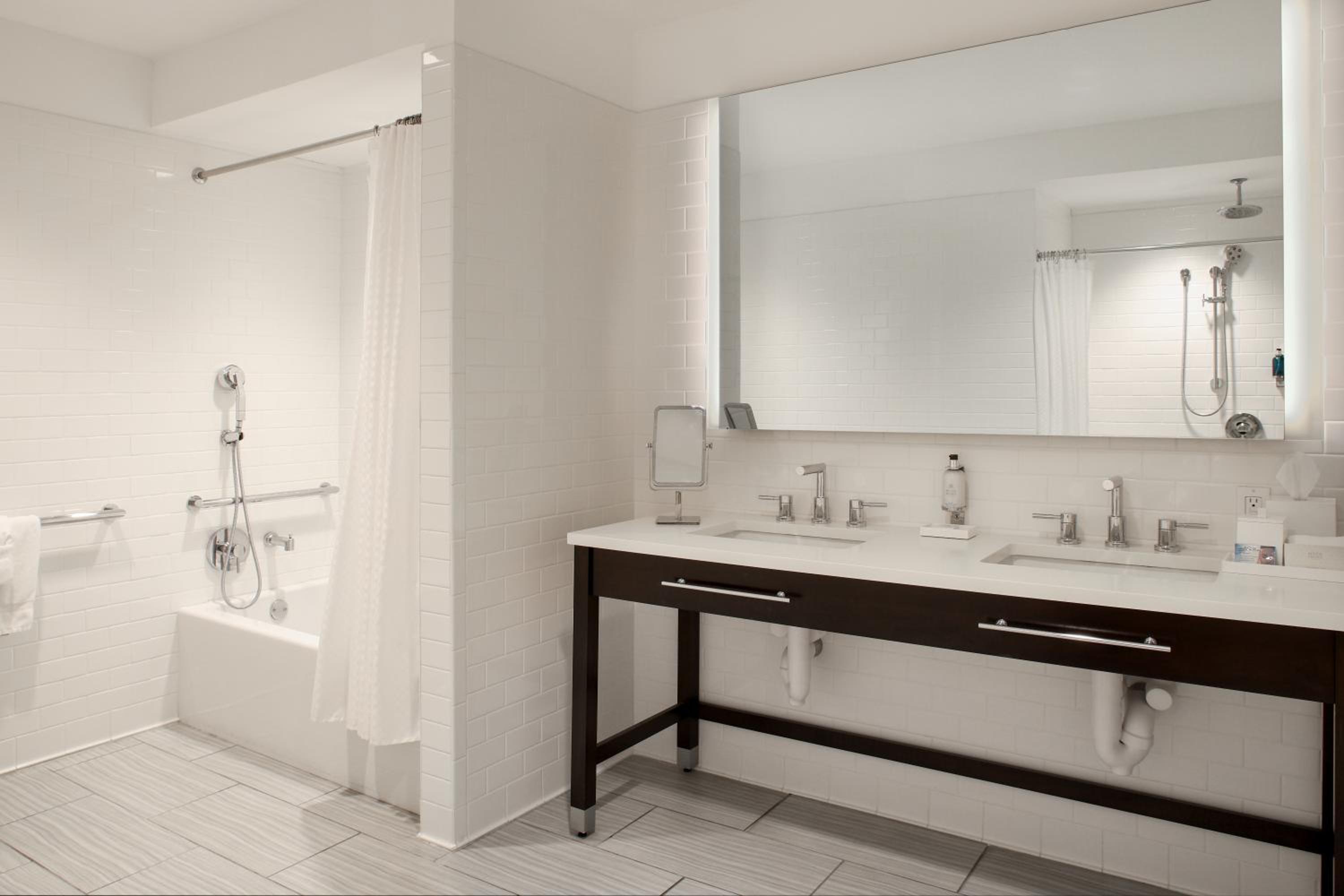 Isla Bella Beach Resort & Spa - Florida Keys