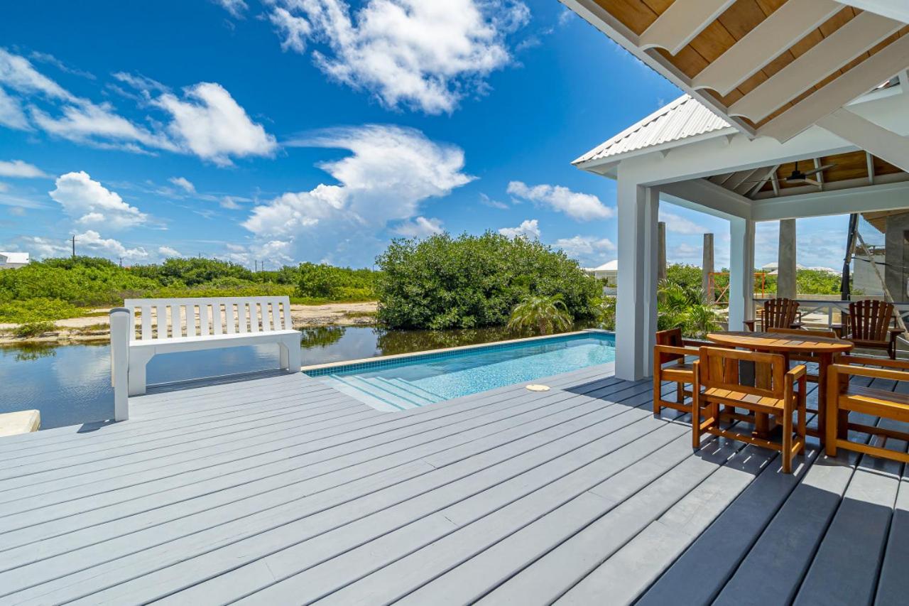The Toucan Nest and Pool Club at Mahogany Bay