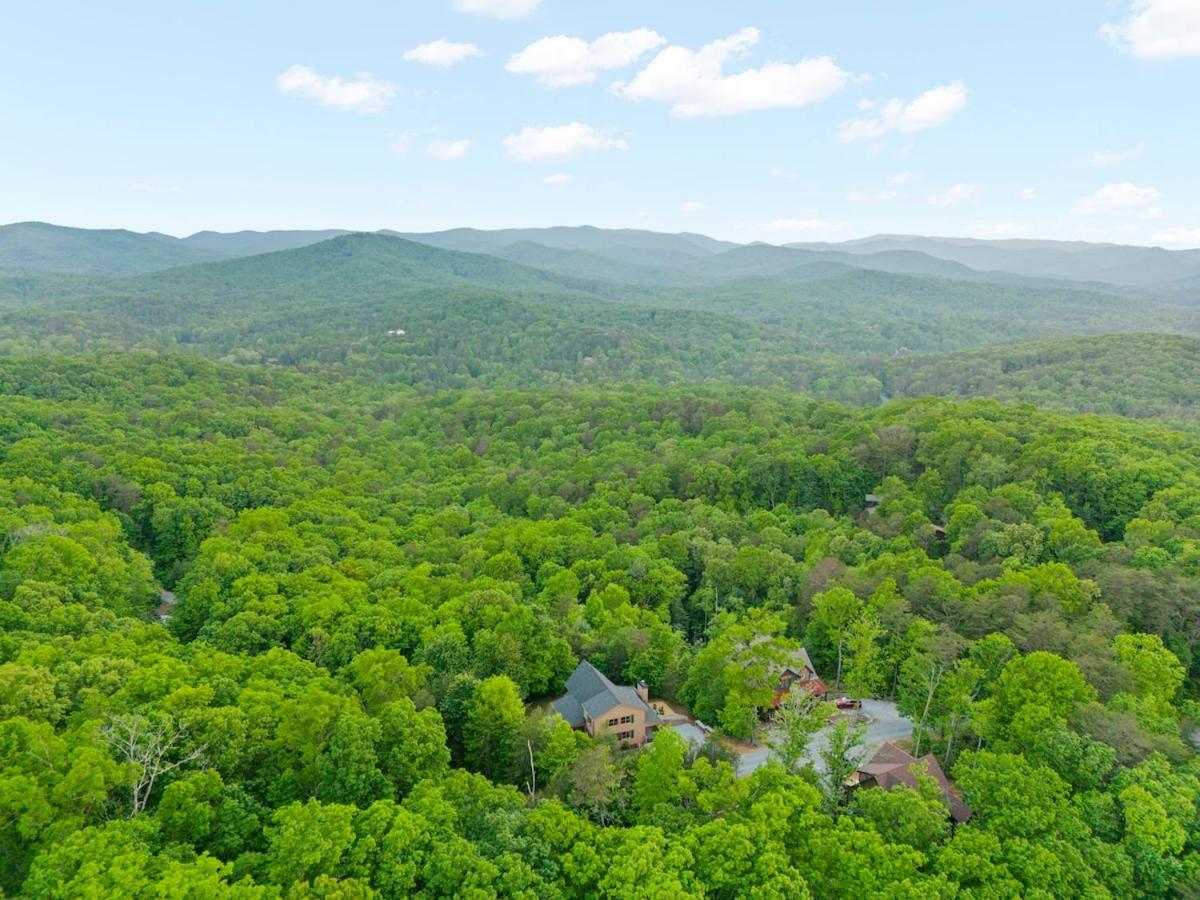 Lux 5Br w hot-tub game room & mountain views view 5